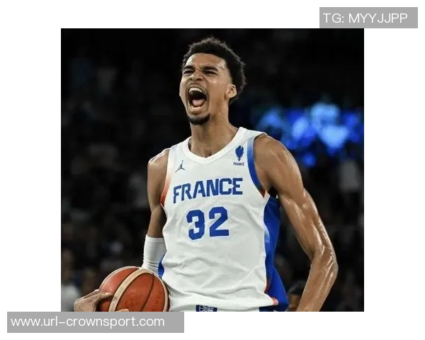 科林斯盛赞球队天赋满满拥有冠军与MVP的辉煌成就 科林斯盛赞球队天赋满满拥有冠军与MVP的辉煌成就