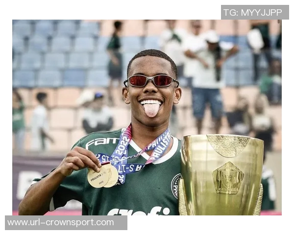 巴黎总监坎波斯透露将引进外租球员提升卫星俱乐部实力 巴黎总监坎波斯透露将引进外租球员提升卫星俱乐部实力