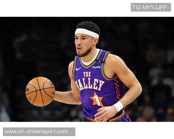 布克称赞格林能减轻压力认为其天赋极高助力球队表现